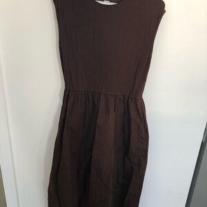 Womans Brown Sleeveless Dress midi